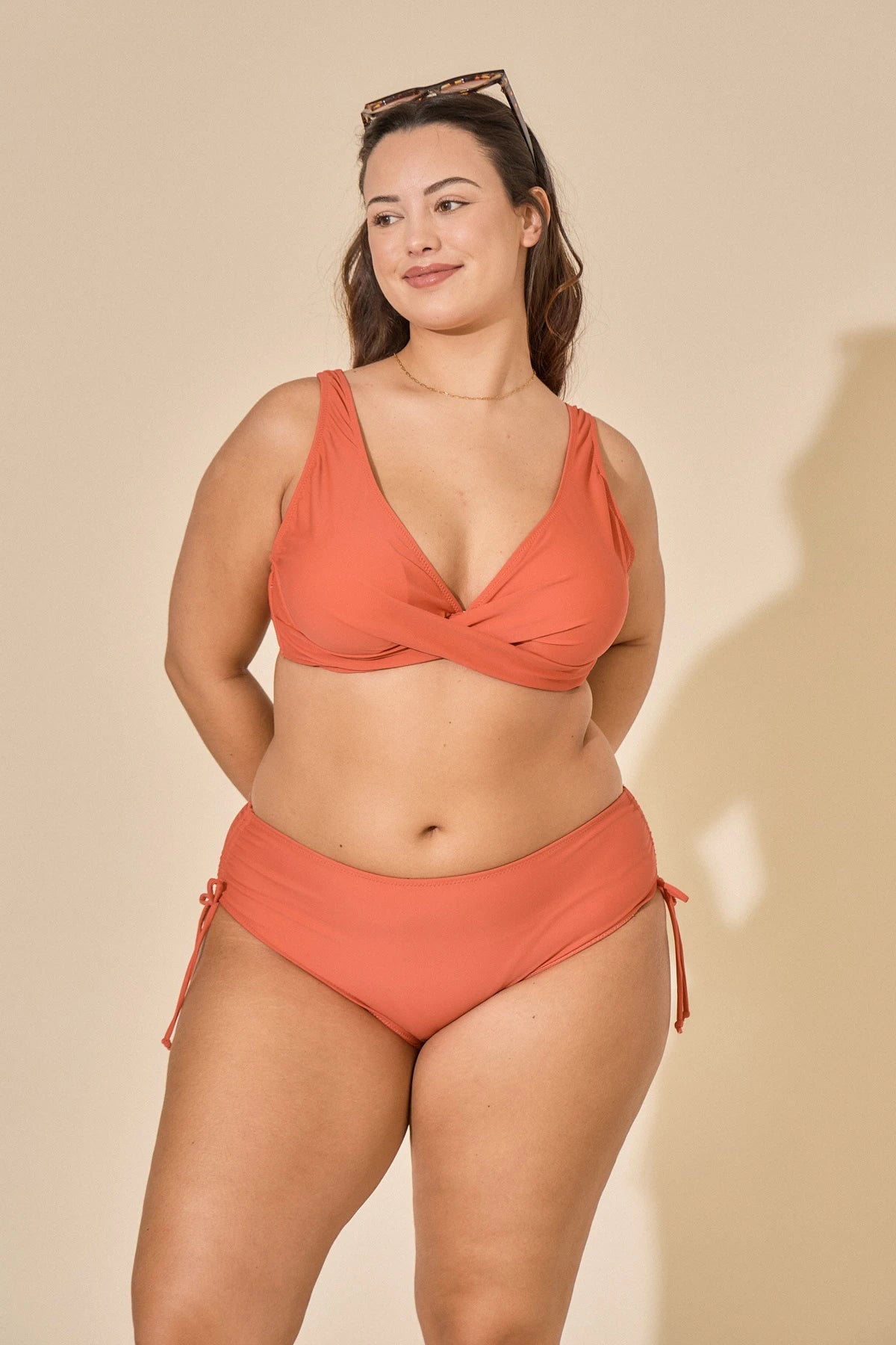 Bikini grande taille bon maintien avec bas taille haute design classique
