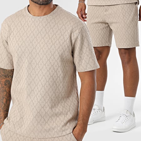 Ensemble tee shirt texture et short