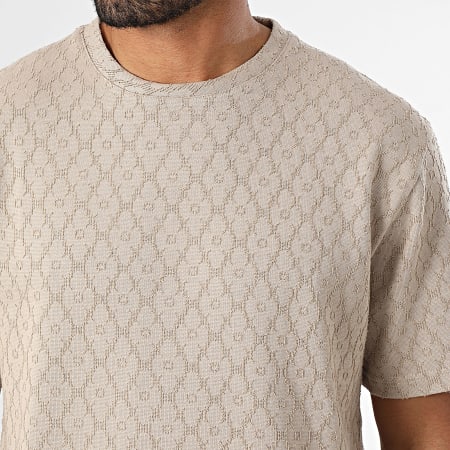 Ensemble tee shirt texture et short