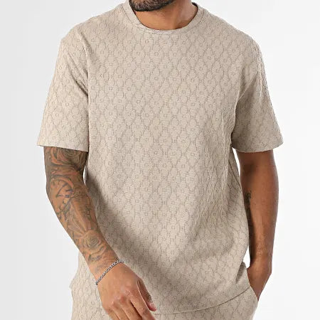 Ensemble tee shirt texture et short