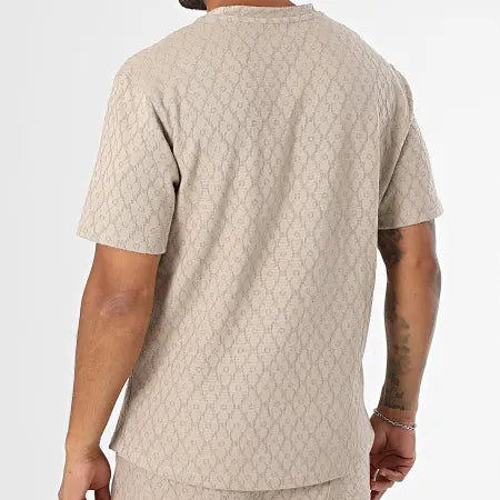 Ensemble tee shirt texture et short