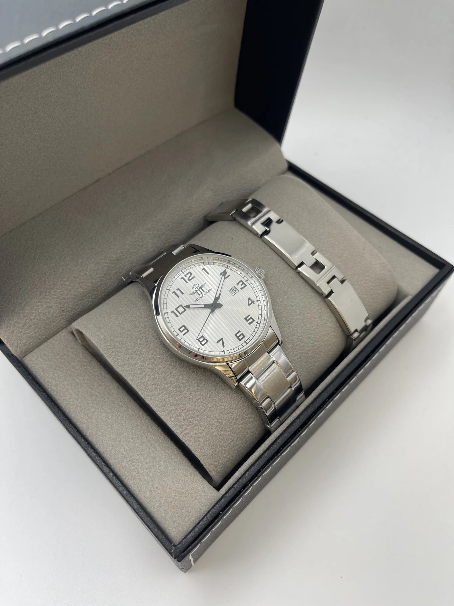 Coffret montre homme Michael John avec bijoux en acier