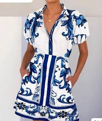 Robe élégante avec motif floral