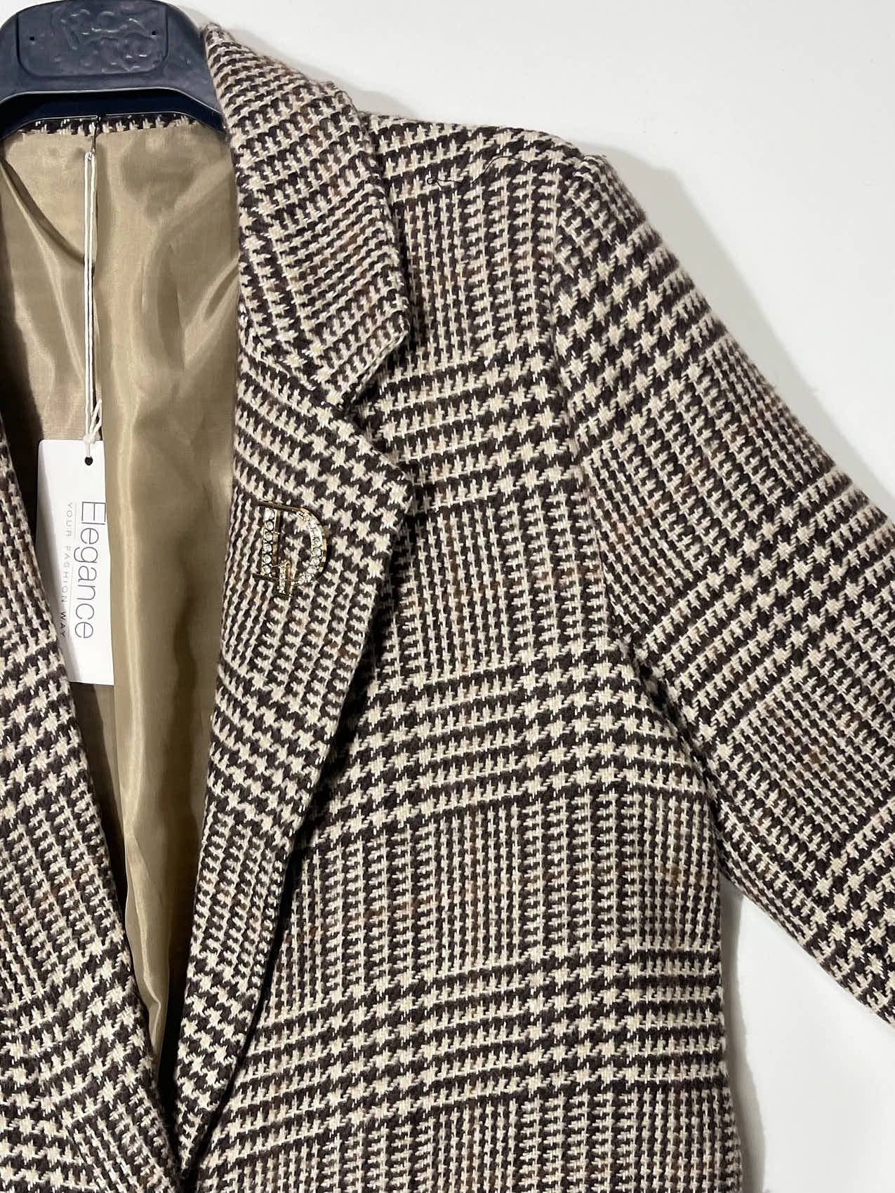 Manteau pied-de-poule avec broches