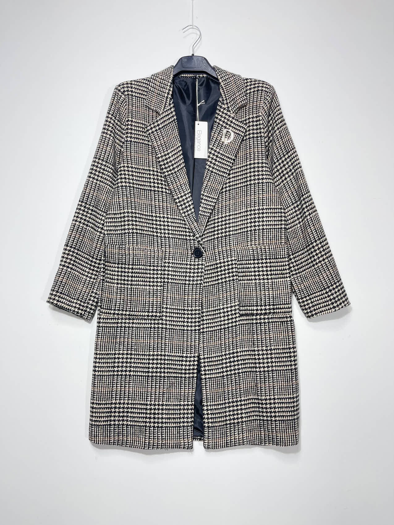 Manteau pied-de-poule avec broches
